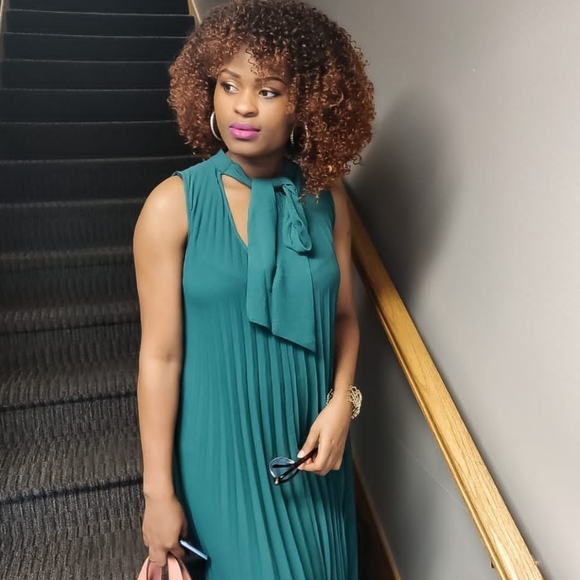 Meet your Posher, Aurelie - Picture 3 of 6